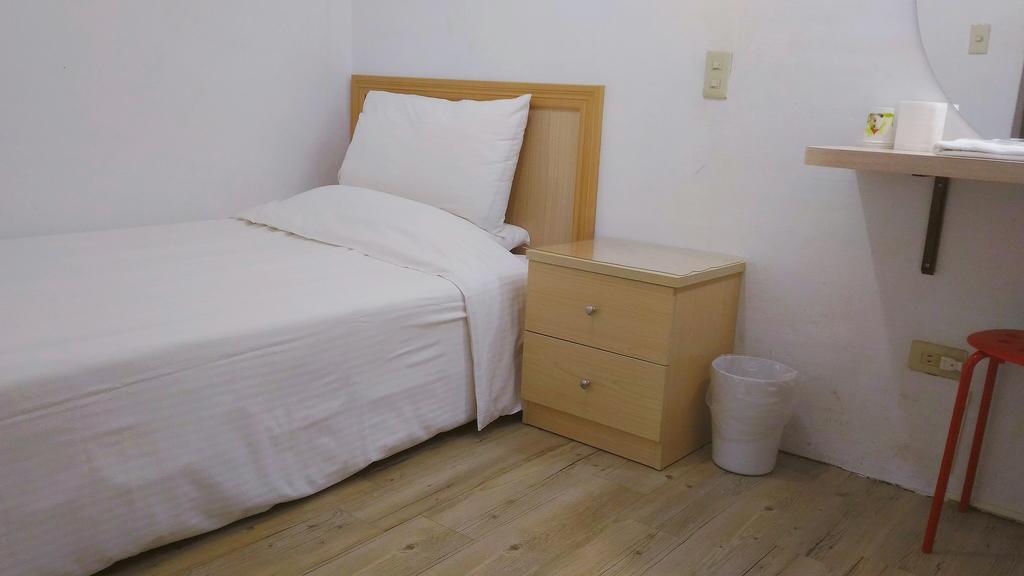 Chia Rong Hostel Taipei Dış mekan fotoğraf